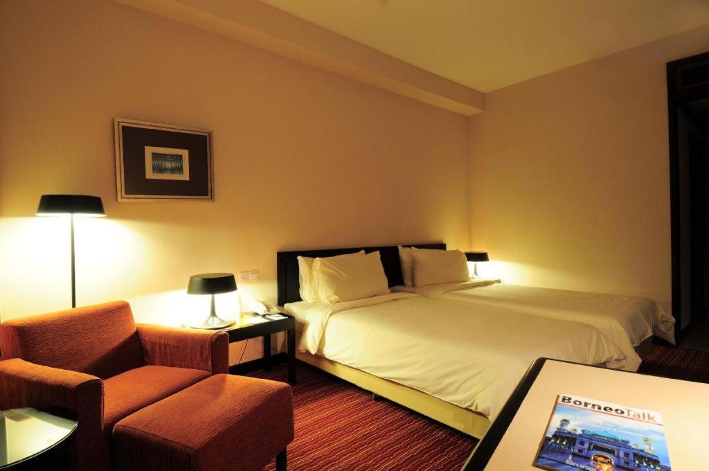 Tanahmas The Sibu Hotel Екстериор снимка