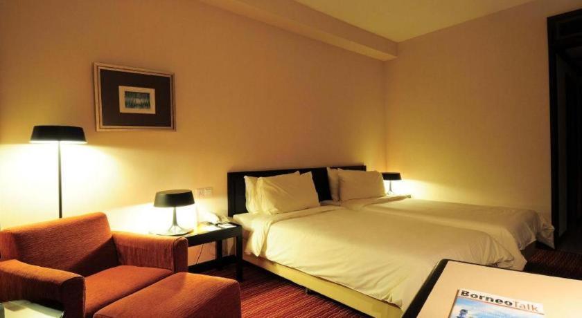 Tanahmas The Sibu Hotel Екстериор снимка