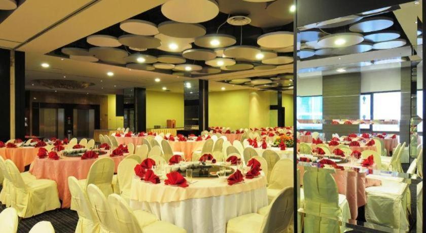 Tanahmas The Sibu Hotel Екстериор снимка