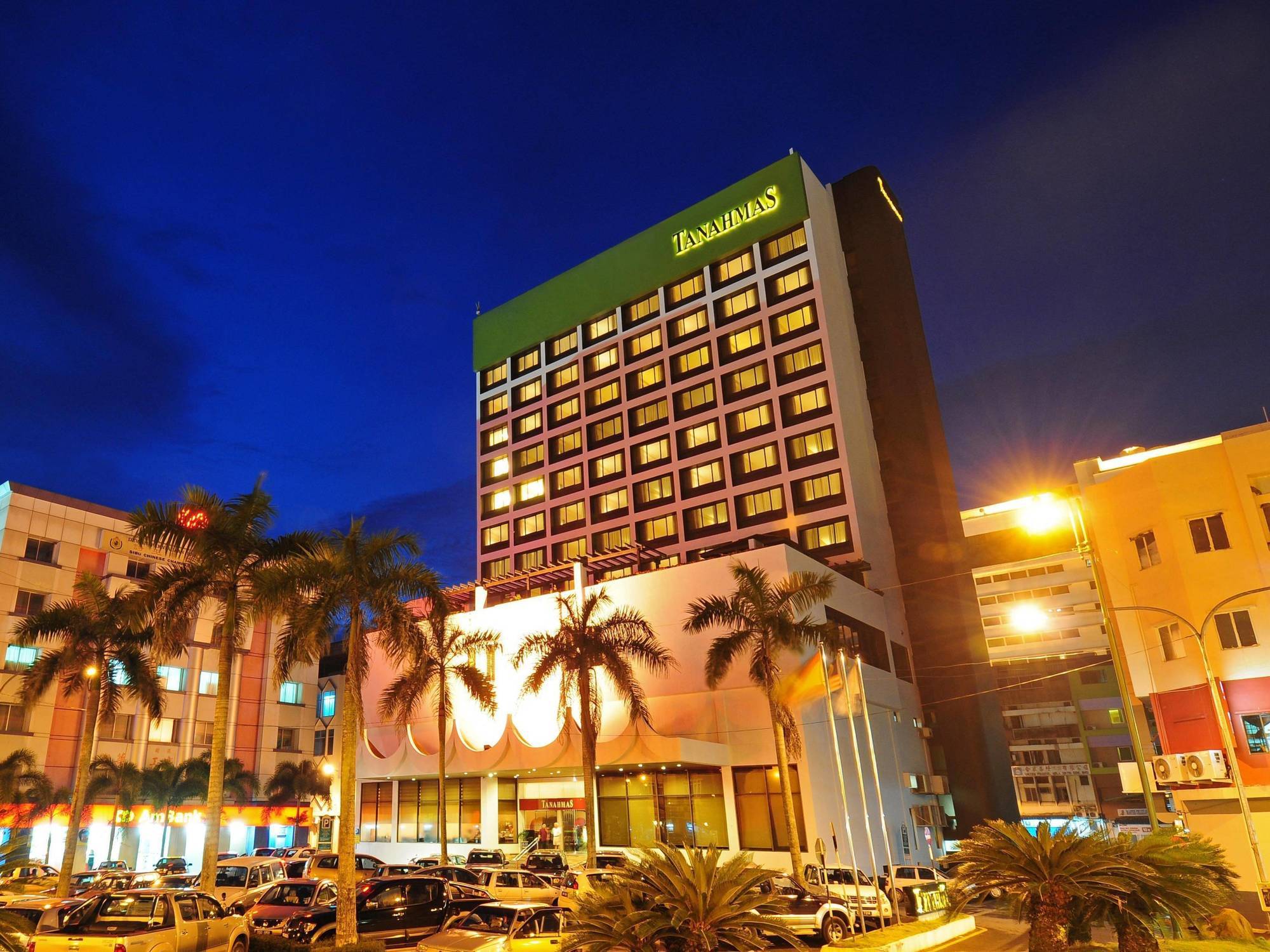 Tanahmas The Sibu Hotel Екстериор снимка